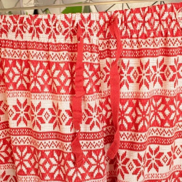 The Royal Standard Women’s Large Red White Snowflake Comfy PullOn Shorts - Picture 3 of 6